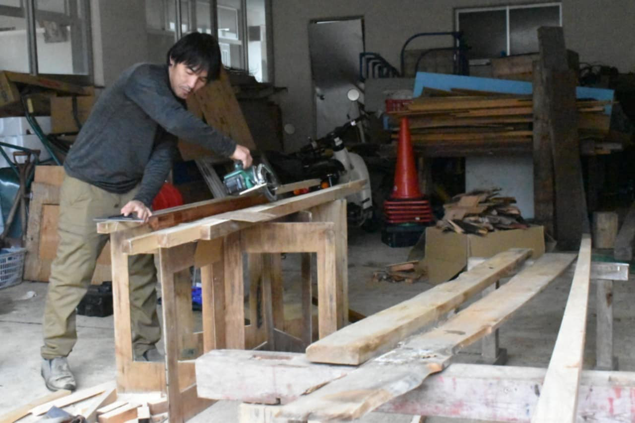 親子で挑戦、小屋づくりワークショップ(9月27日、28日)